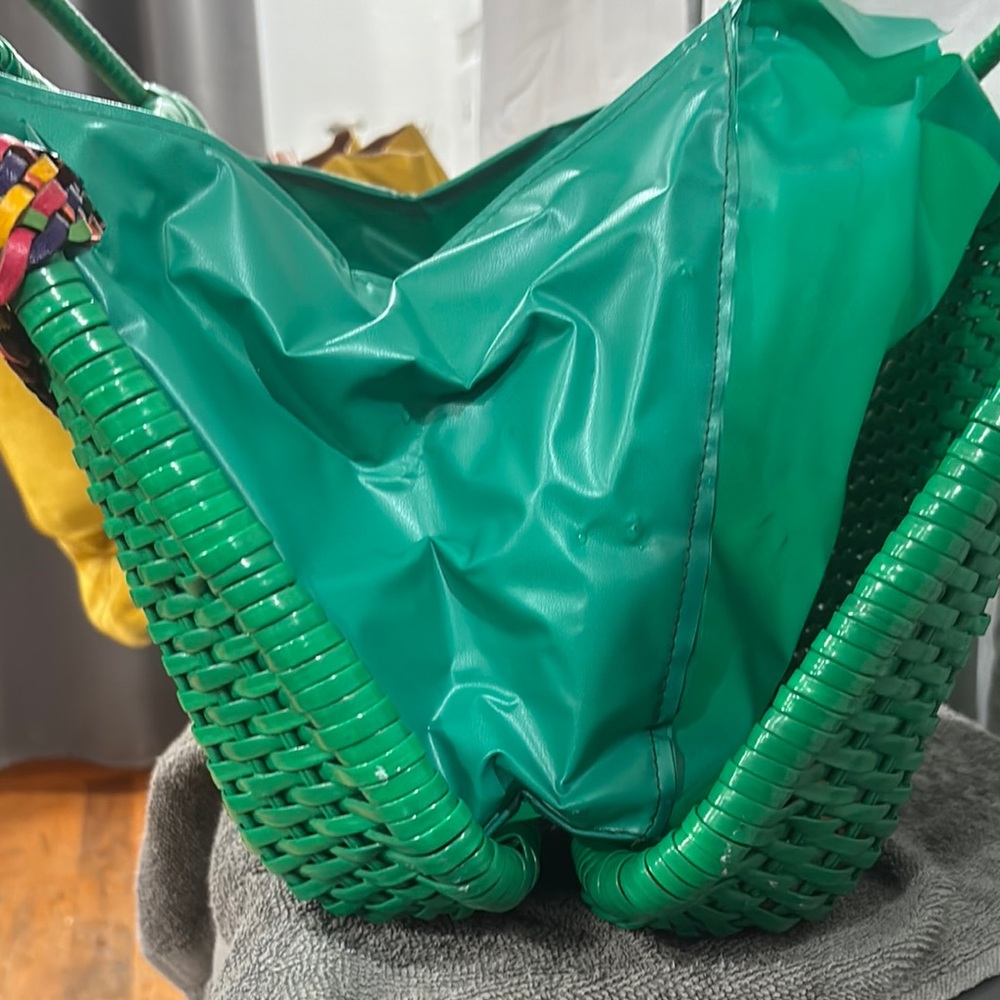 Green Woven Handbag with Multicolor Braided Strap - Picture 3 of 8